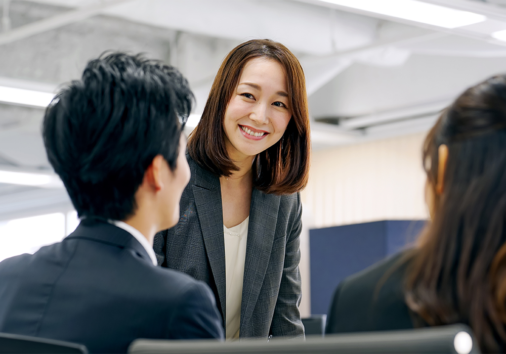 部下の成長に喜ぶ上司