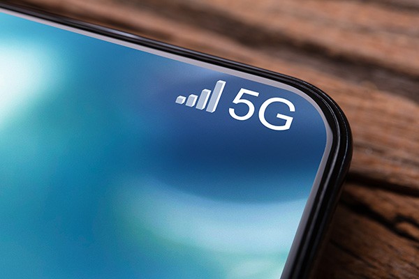 5Gで通信している携帯電話・スマートフォン