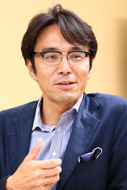 藤井 彰人の写真