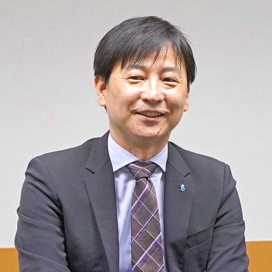 General Manager, IT Global Planning & Control Department, Carbon Division Takeshi Naito