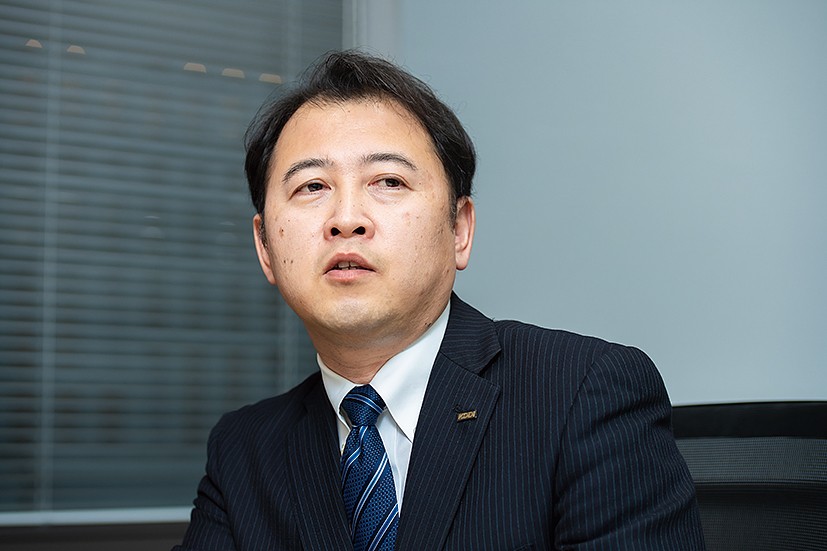 KDDI株式会社 ソリューション営業本部 営業1部 営業3グループ 課長補佐 温水 真一