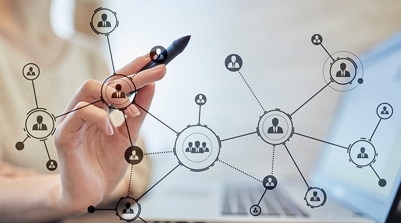 CSIRT (シーサート) とは？役割やSOCとの違い、構築の流れを解説