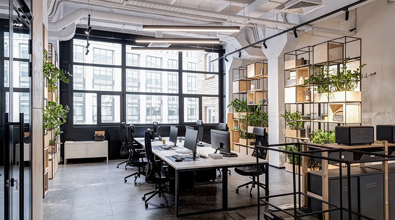 オフィスレイアウトの考え方とおしゃれに作るポイント、規模別事例を紹介