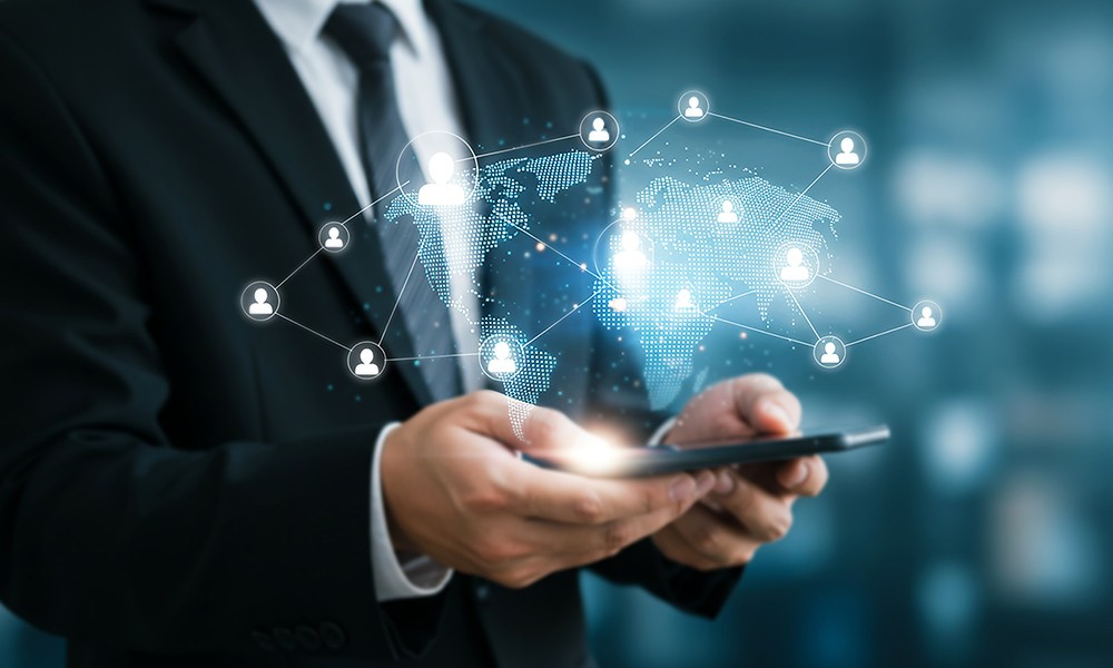 メリット①通信エリアが広くどこでもつながるのイメージ画像